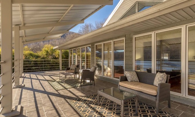 Chattanooga Apartment | Perfect Getaway on the Water Beautiful Gorge Views