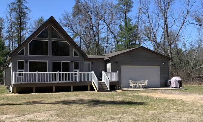 Idlewild Cabin | Perfect Getaway! Secluded Modern 3 Bedroom, 2 Bath Cabin on 12.5 Private Acres