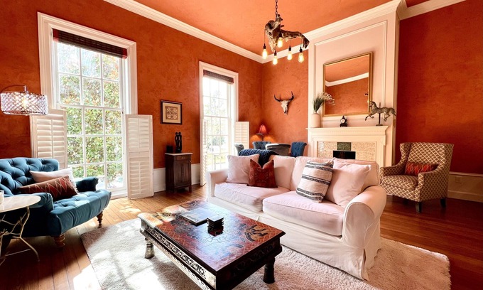 Historic Downtown Savannah Apartment | Perfect Getaway Walking Distance to Everything w/Parking by Lucky Savannah