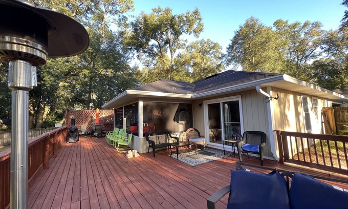 High Springs House | Perfect HAVEN paradise! Location, fenced, handicapped,Kayaks,Pets, Dive and kids