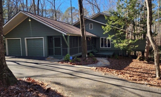 Pine Mountain House | Perfect Hiker’s Haven Retreat just steps to F. D Roosevelt State Park!