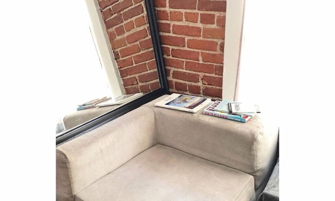 Hollywood Apartment | Perfect Hollywood Studio in a great location!