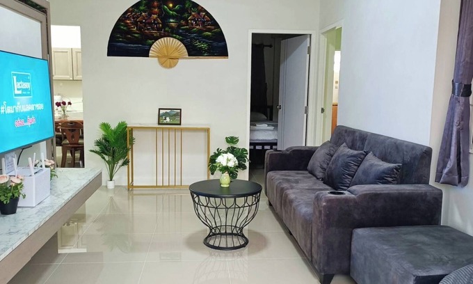 Saraphi House | Perfect Home 15 mins from airport.