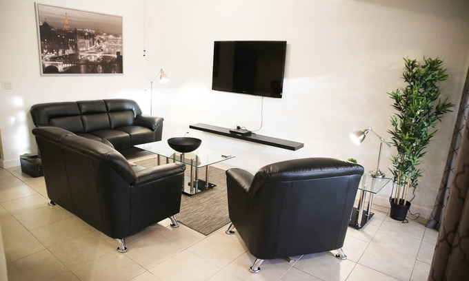 Wellington House | PERFECT HOME AWAY FROM HOME - CLOSE TO WEF