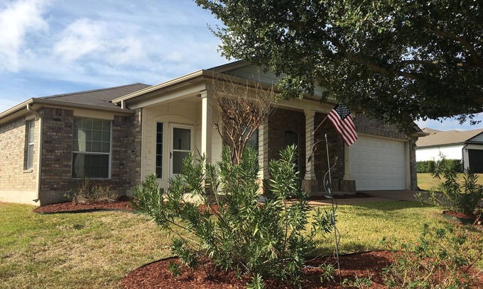 Hewitt House | Perfect home for Baylor, Silos, and Business guests