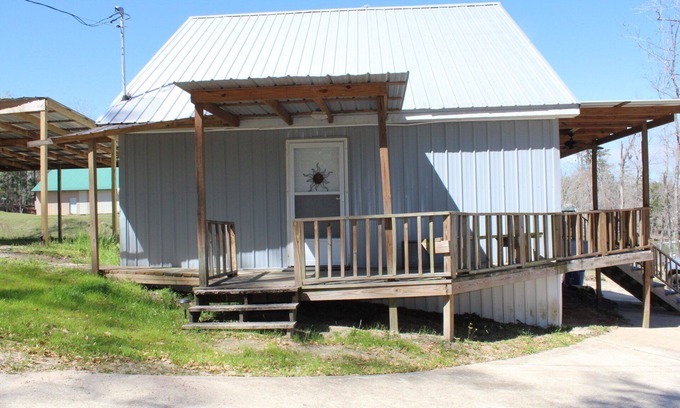 Shorterville House | Perfect Honeymoon Lake House