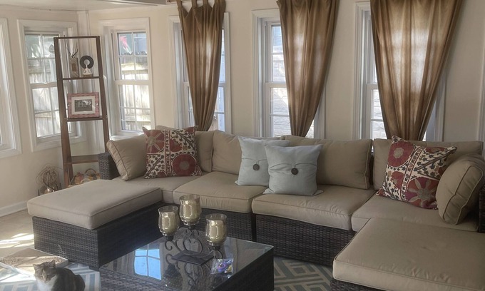 North Kessler Manor House | Perfect house that’s located in the heart of Indy!