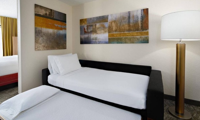 Southeast Houston House | Perfect Houston Getaway! 3 Relaxing Units, Close to William P. Hobby Airport!