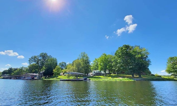 Marion House | Perfect Lakeside Retreat at Lake of Egypt-Huge home for 2 Families, Dock & Beach