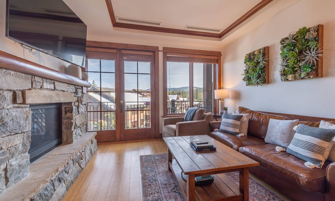 Truckee Condo | Perfect location❤️ 1 bed/1 bath retreat in the heart of Northstar Village