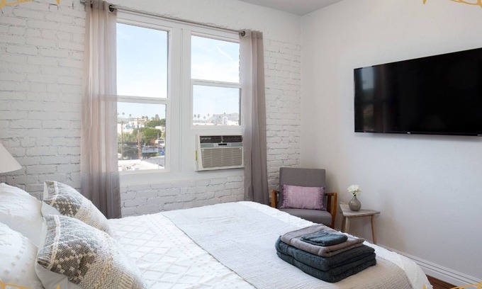 Westlake Apartment | Perfect Location, Near DTLA!