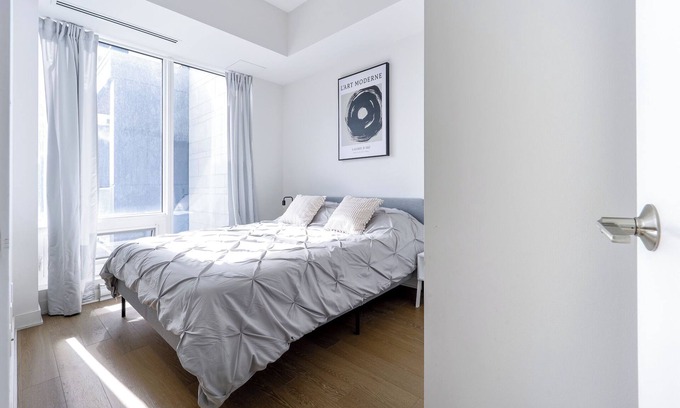 Montreal Condo | Perfect location - Swimming Pool & Jaccuzi & Sauna access!