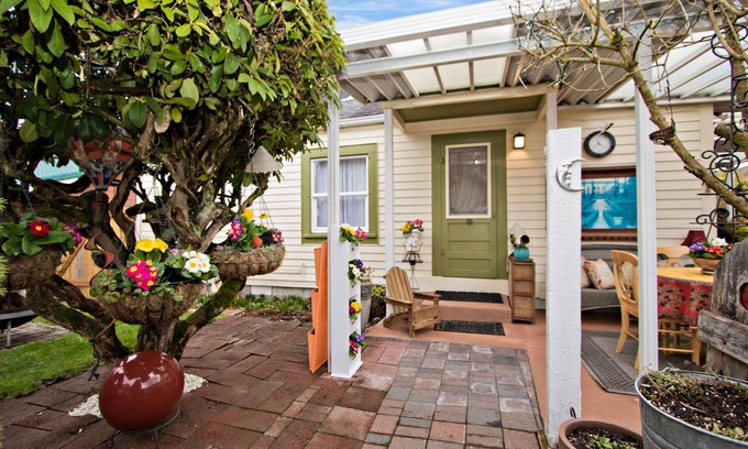 Enumclaw House | Perfect location to an outdoor paradise.