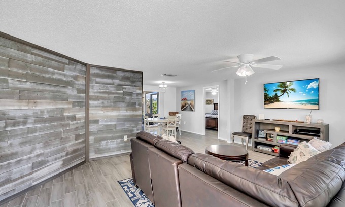 Laurel House | Perfect location. Updated & loaded with all you need!