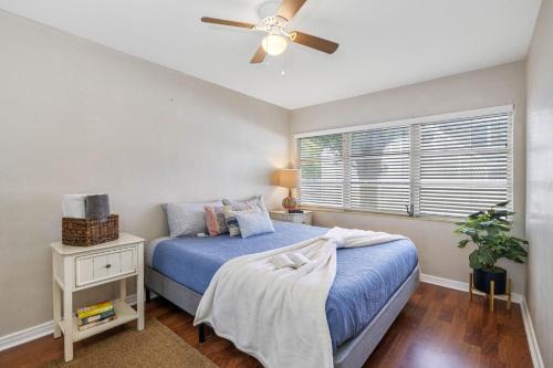 Historic Old Northeast Apartment | Perfect Location Vinoy Beach Getaway Sun and fun