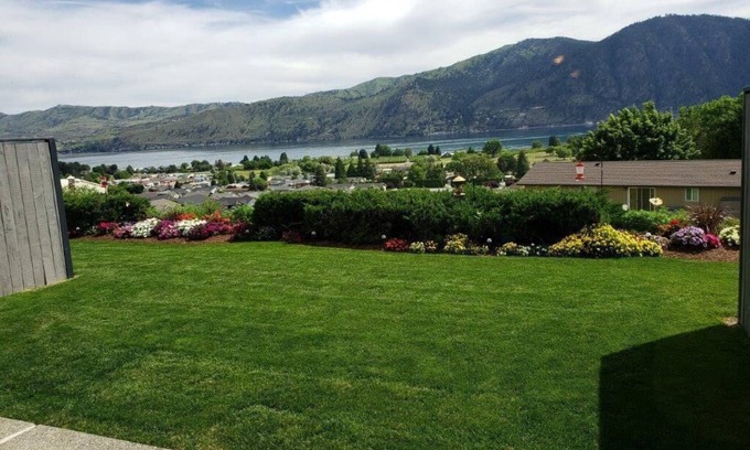 Manson House | perfect manson bay view!