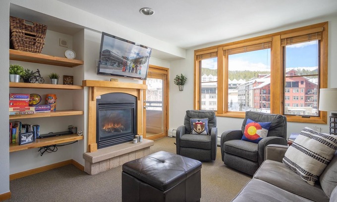Winter Park Condo | Perfect One Bedroom at Zephyr 2410 | Hot Tubs, Ski In Ski Out, Ski Locker and More! | Steps to Snow