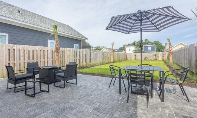 South Pensacola House | Perfect Pensacola Location & Private Yard
