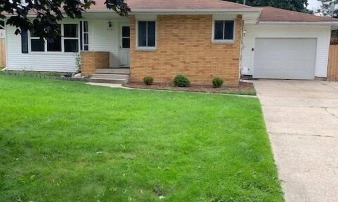 Saginaw House | Perfect place quiet neighborhood, great for the family or a private getaway.