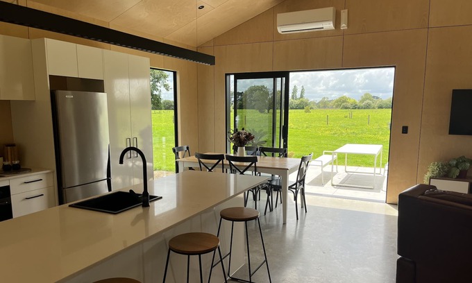 Te Kowhai House | Perfect place to stay, close to the city but with scenic views