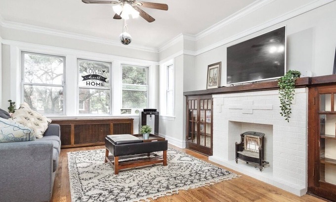 Cragin Apartment | Perfect Private Chicago Getaway Near Logan Square!