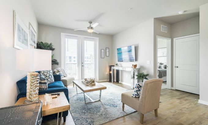 Golden Glades - The Woods Apartment | Perfect Quiet King Suite near Mayo