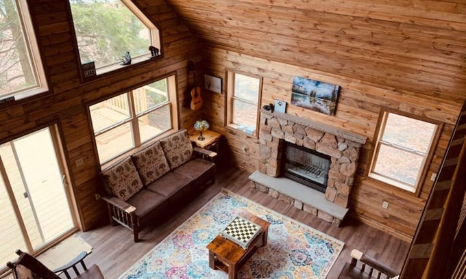Pocono Summit House | Perfect Ski getaway/Lakefront in Poconos 6 bedroom +Loft, 6.5 bath sleeps 14+