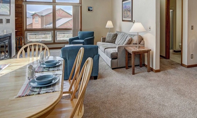 Summit Cove Condo | Perfect ski/ snowboard getaway 3 minutes to Keystone 15 to Breck