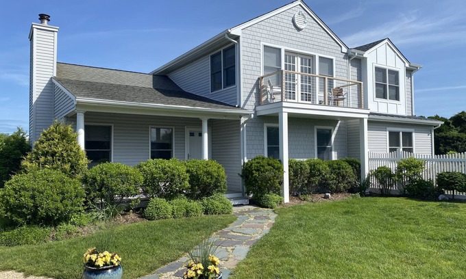 Shinnecock Hills House | Perfect Southampton Getaway - Pristine Home with Water Views