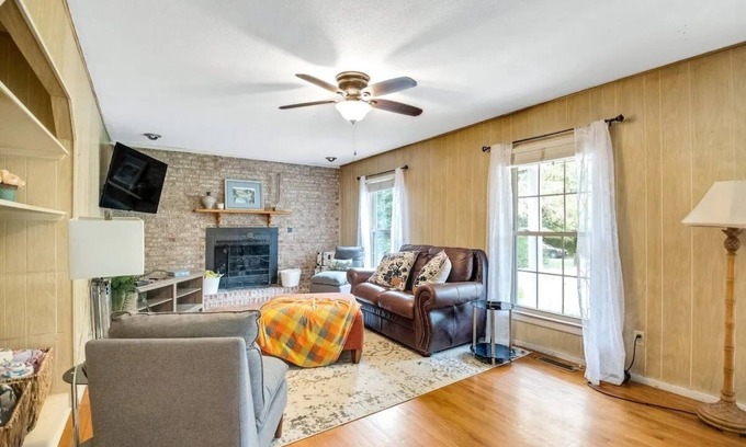 Aberdeen House | Perfect Southern Pines Getaway Near Pinehurst!