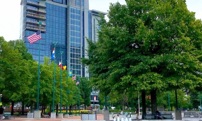Downtown Atlanta Apartment | Perfect special event getaway in the heart of downtown, Atlanta — resort style!