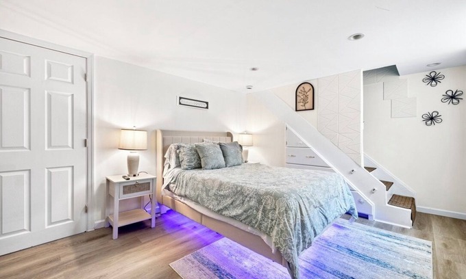 Stamford Apartment | Perfect Stamford Getaway Minutes to Harbor Point!