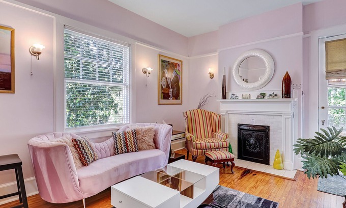 Thomas Square Apartment | Perfect Starland 2 Bedroom | Heated Pool Access