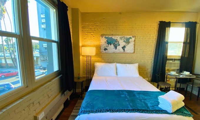 Rampart Village Apartment | Perfect Studio for 2! Mins to Downtown LA!
