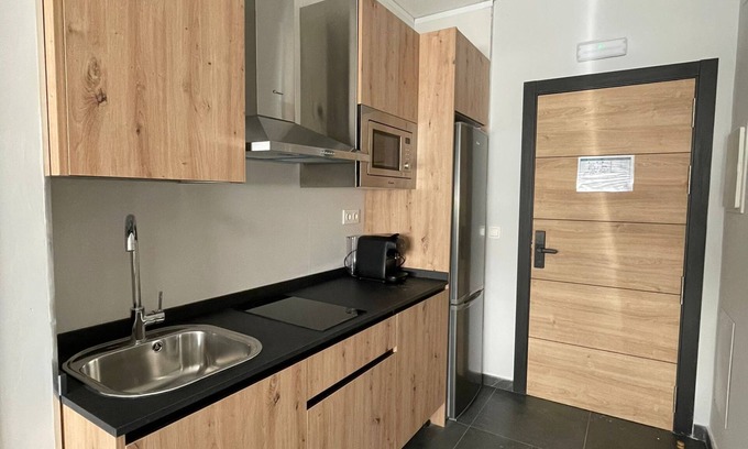 Parla Apartment | Perfect Studio: Near Warner, Madrid and Toledo 4.5