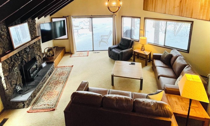 Sunriver House | Perfect Sunriver getaway! 2 bed, 2 bath near Village.