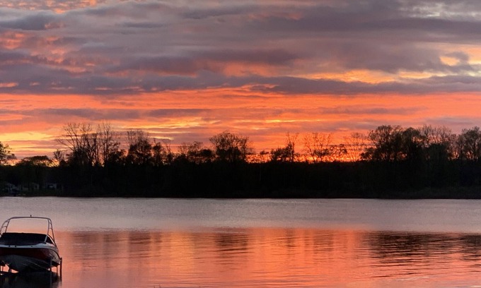 Bronson Cottage | "Perfect Sunset" Waterfront Cottage Coldwater MI area. Nice all sports lake.