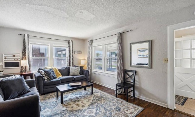 Tulsa House | Perfect Tulsa Base: TU, Cherry Street, Expo Nearby 2BR Duplex
