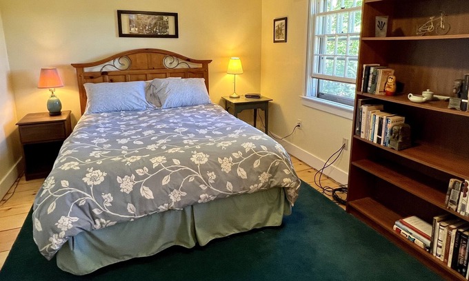 West Hartford Cottage | Perfect two-bedroom cottage in the hills of Vermont