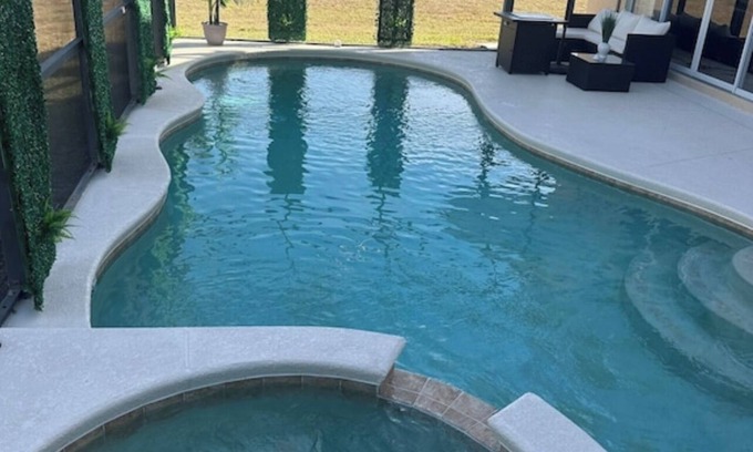 Davenport House | Perfect Vacation Deluxe Home,Spacious 5-bedroom with AC in terrific Davenport