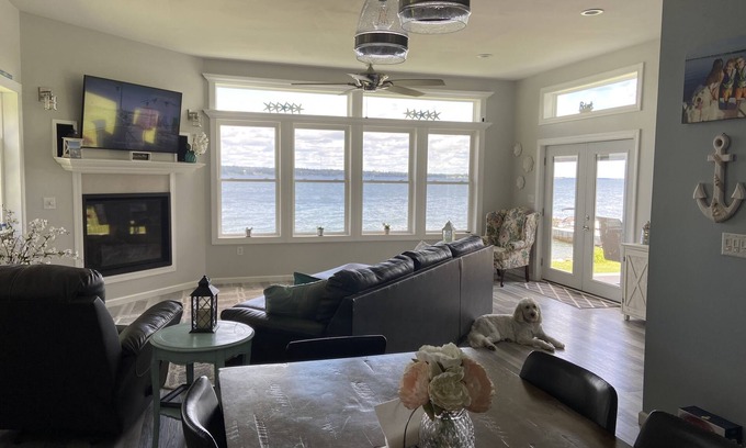 Brier Hill House | Perfect Waterfront Property. Location, Location, Location!