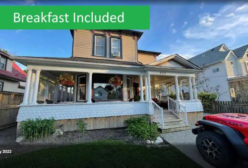 Niagara Falls House | Perfection near the River - 4 Bedroom Villa Complimentary Breakfast Delivered Daily to the Rental