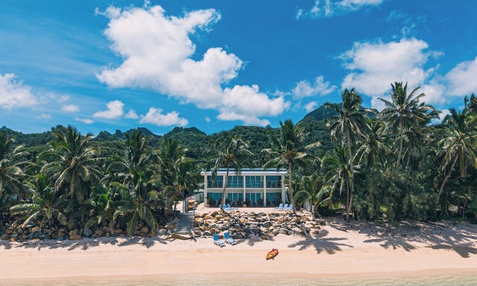 Takuvaine Tapere Condo | Perfectly located 2-bedroom beachfront condo on quiet swimming/snorkelling beach