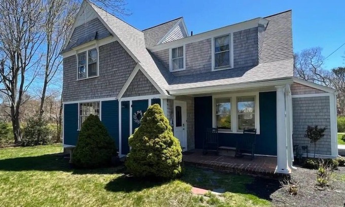 Hyannis Port House | Perfectly Located Hyannis Port Rental