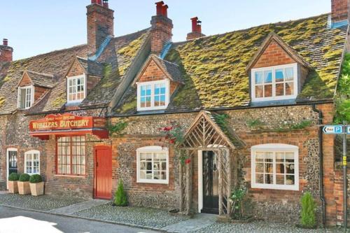Hambleden House | Perfectly Positioned Hambleden House