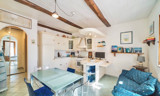 Patresi Apartment | Perfume House - Two Bedroom Apartment, Sleeps 5