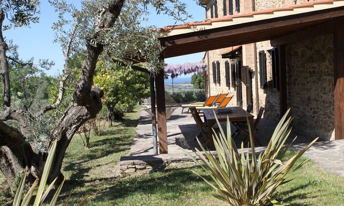 Castagneto Carducci Apartment | "Pergola" neat apartment in a country house, garden, sea view, 6 km to the sea