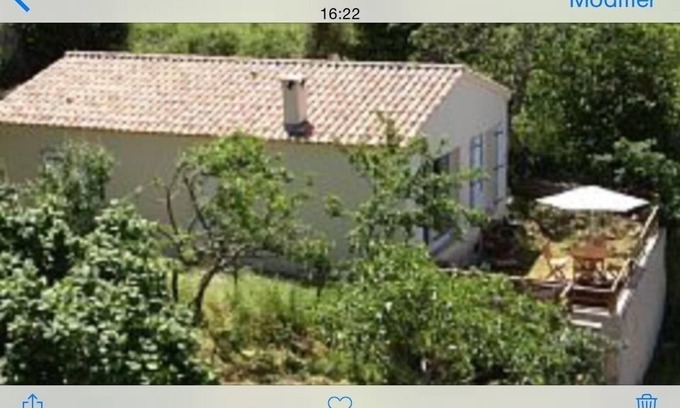 Peri House | Peri: House with garden