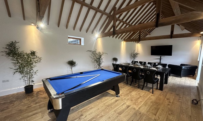 Huntingdon House | Period renovated character barn located within oldhurst village.