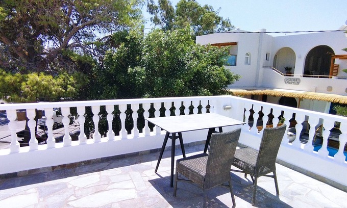 Perissa House | Perissa Art Villa - Kitchen & Washing Machine